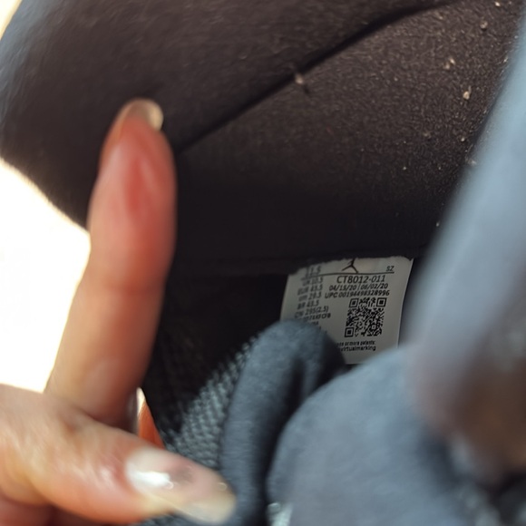 Jordan 11 jubilee - Picture 4 of 5